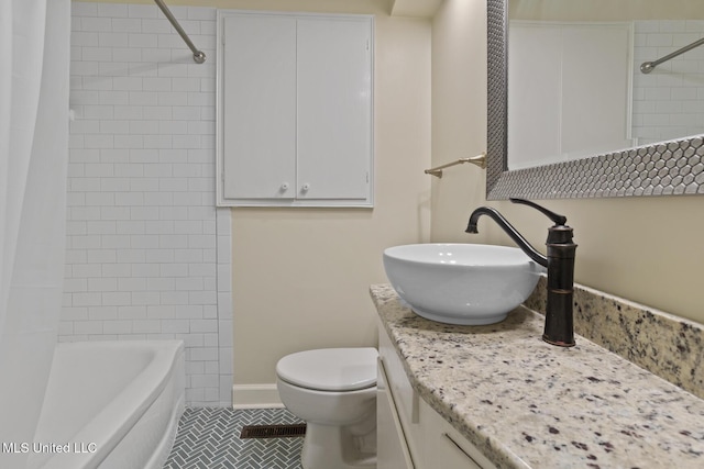 1757 Hillview Dr, Jackson, MS 39211 - bathroom featuring vanity, tile patterned floors, and shower / tub combo with curtain