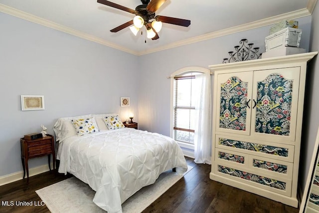 bedroom featuring a ceiling fan, baseboards, dark wood finished floors, and crown molding