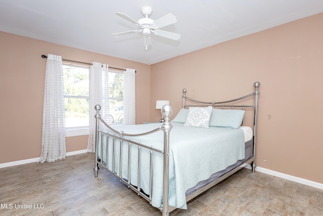 bedroom featuring ceiling fan