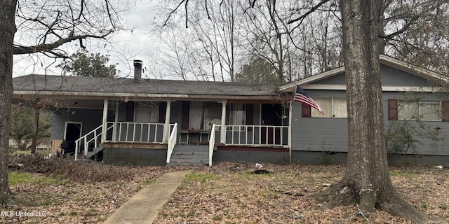 1007 Garden Park Dr, Jackson, MS 39204 - ranch-style home featuring crawl space and covered porch