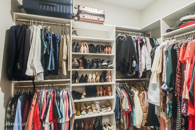 87139 Highpoint Dr, Diamondhead, MS 39525 - view of spacious closet