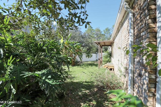 63720 N Diamondhead Dr, Diamondhead, MS 39525 - view of yard