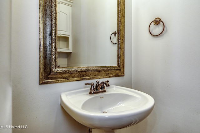 bathroom with sink