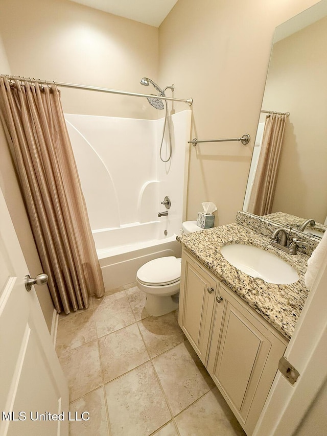 3041 Brambleberry Cv, Southaven, MS 38672 - bathroom featuring shower / tub combo with curtain, vanity, and tile patterned floors