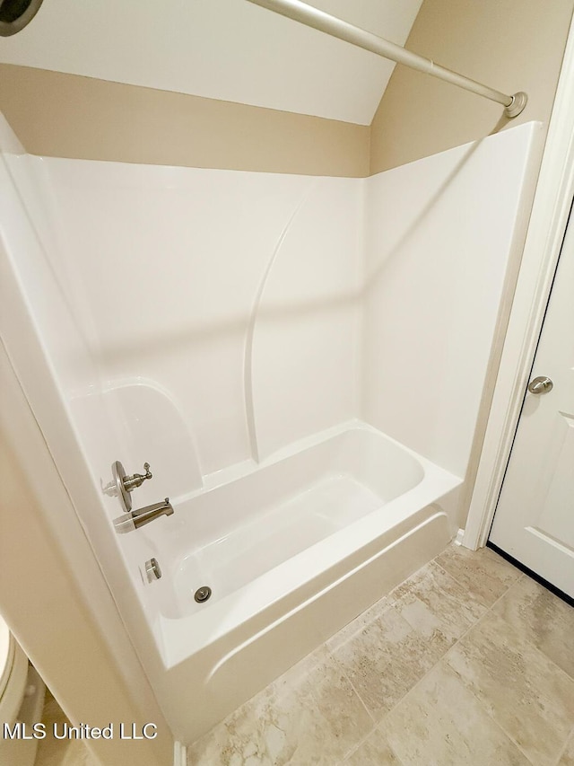 3041 Brambleberry Cv, Southaven, MS 38672 - bathroom featuring shower / washtub combination and toilet