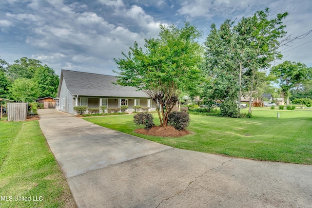 218 Harbor Ln, Brandon, MS 39047 - view of front of property featuring concrete driveway and a front lawn