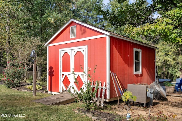 9948 Victor Dr, Olive Branch, MS 38654 - view of shed