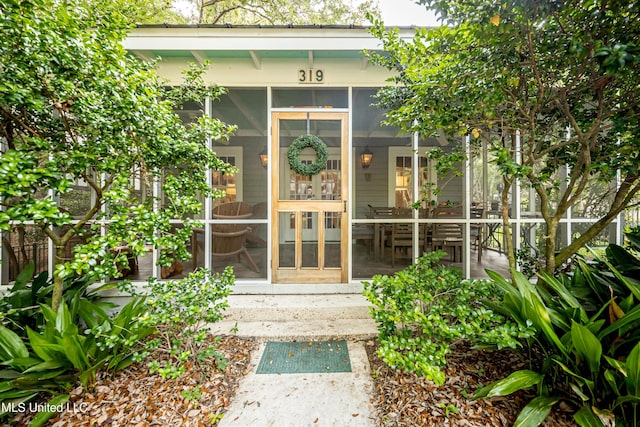 319 Washington Ave, Ocean Springs, MS 39564 - view of doorway to property