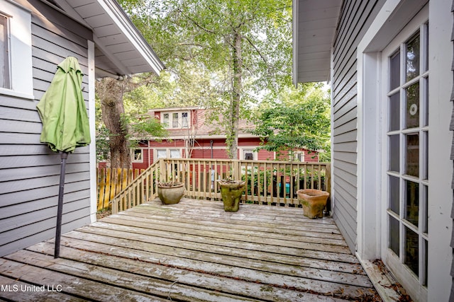 319 Washington Ave, Ocean Springs, MS 39564 - view of wooden terrace