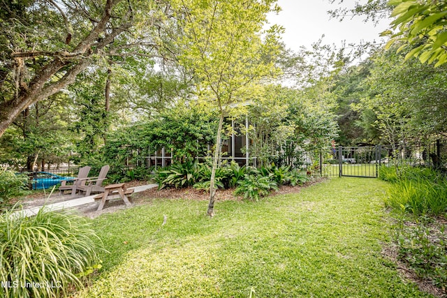 319 Washington Ave, Ocean Springs, MS 39564 - view of yard