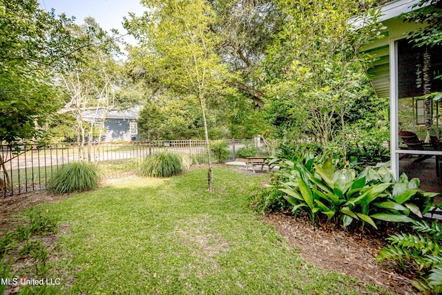 319 Washington Ave, Ocean Springs, MS 39564 - view of yard