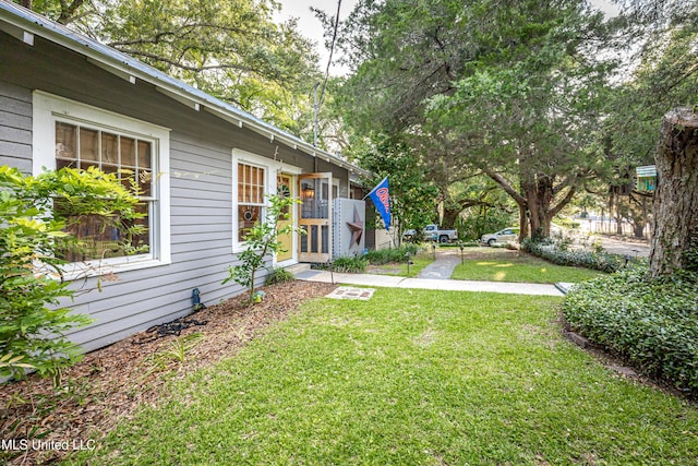 319 Washington Ave, Ocean Springs, MS 39564 - view of green lawn