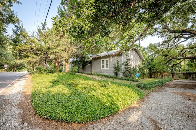 319 Washington Ave, Ocean Springs, MS 39564 - view of side of home