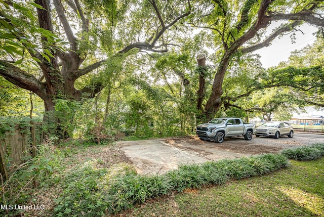 319 Washington Ave, Ocean Springs, MS 39564 - view of yard