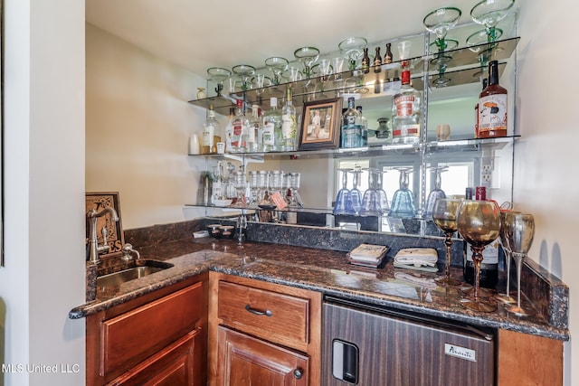 435 Christi Ln, Biloxi, MS 39531 - view of indoor wet bar