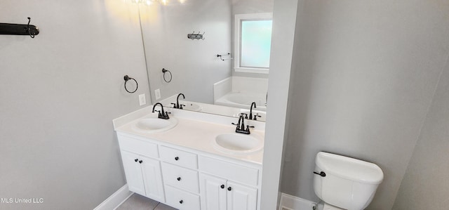 682 Hilo Way, Diamondhead, MS 39525 - full bath with double vanity and a garden tub