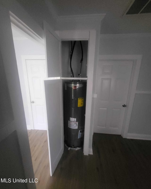 4222 Chennault Ave, Jackson, MS 39209 - utilities featuring electric water heater