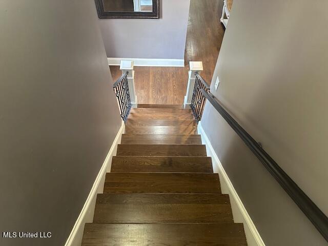 113 Hastings Ave, Brandon, MS 39042 - staircase with wood finished floors