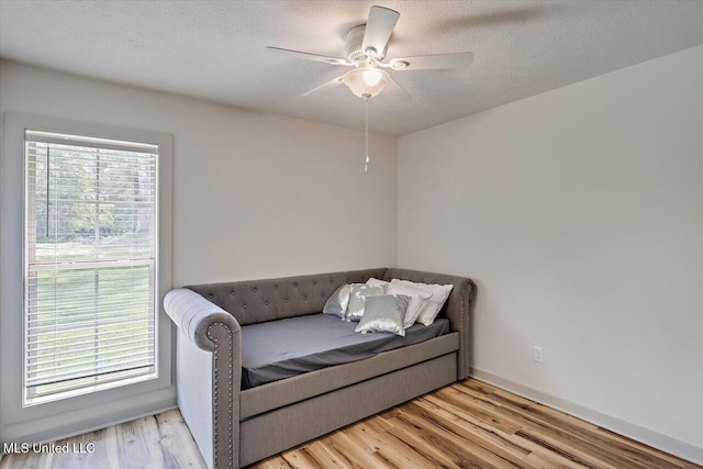 3341 Simpson Highway 13, Mendenhall, MS 39114 - sitting room with wood finished floors and ceiling fan