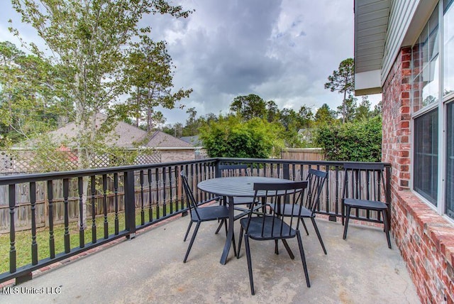 balcony with outdoor dining space