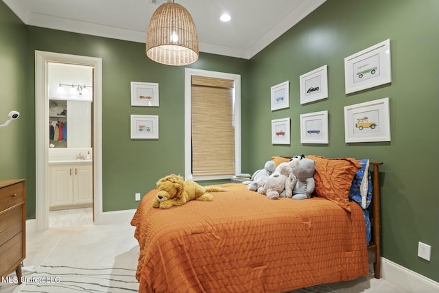 133 Saddlebrook Cv, Madison, MS 39110 - bedroom with ensuite bath, baseboards, ornamental molding, and light carpet