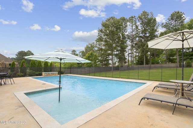133 Saddlebrook Cv, Madison, MS 39110 - view of pool featuring a fenced in pool, a lawn, a patio, and fence
