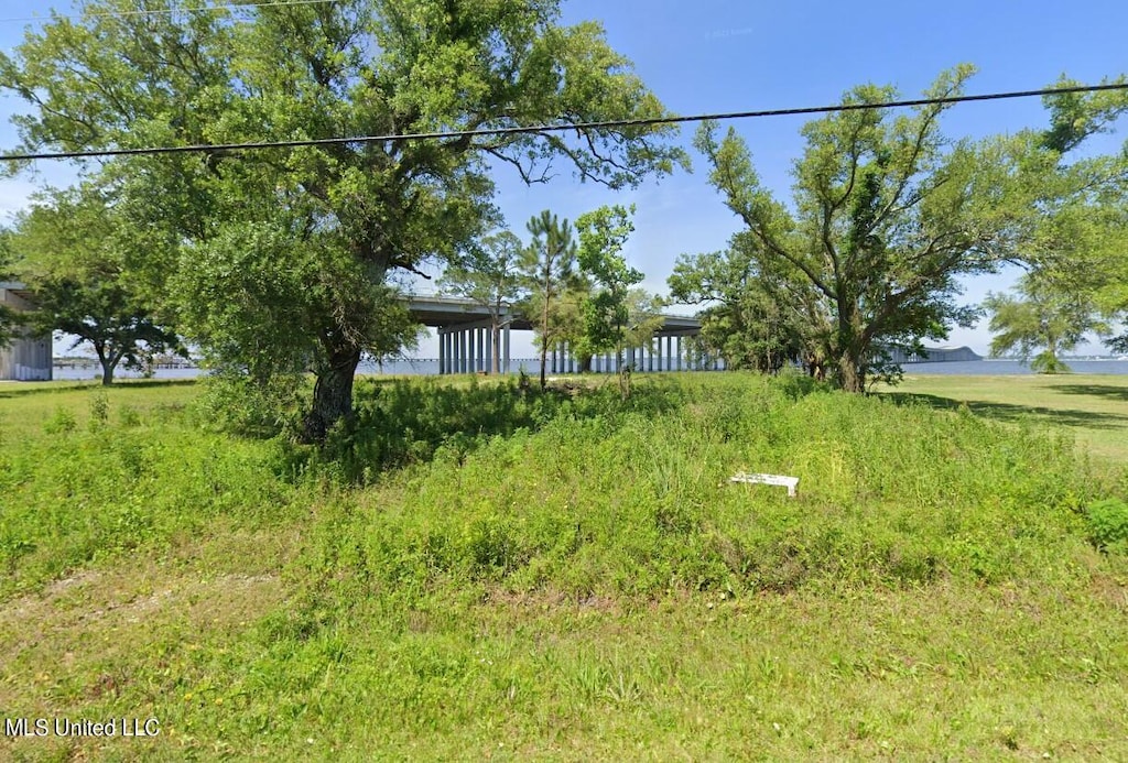 113 Sandy Hook Dr, Pass Christian, MS 39571