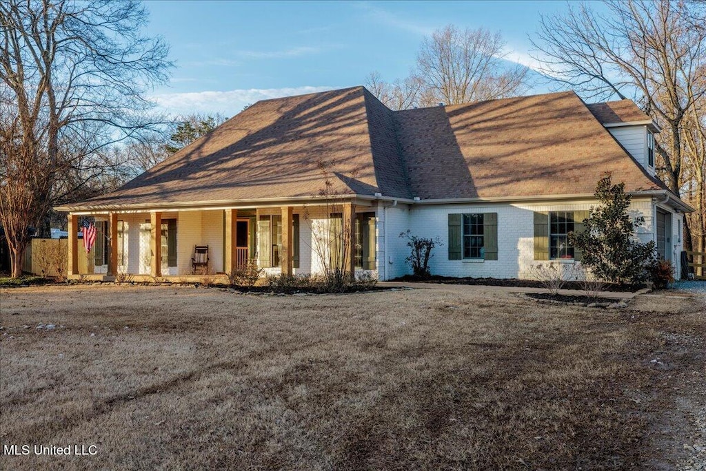 view of front facade with a porch