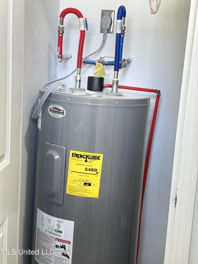 100 Warren St, Como, MS 38619 - utilities featuring electric water heater