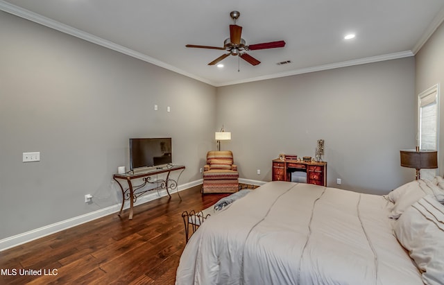 bedroom with baseboards, visible vents, ornamental molding, wood finished floors, and recessed lighting