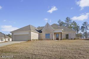 213 Lakecrest Dr, Madison, MS 39110
