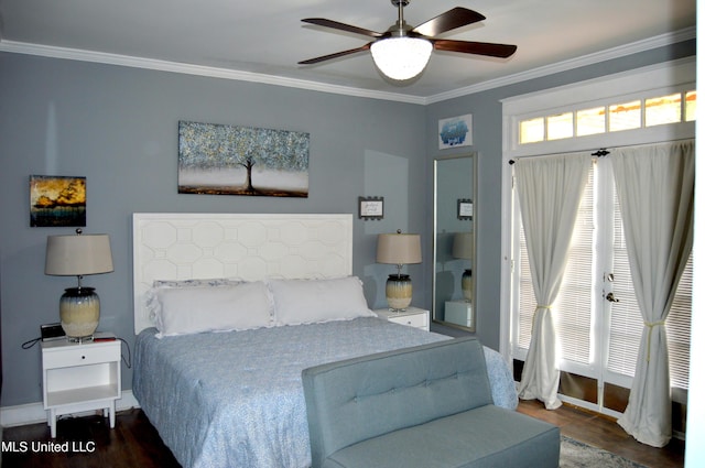 bedroom featuring dark hardwood / wood-style floors, ceiling fan, and crown molding