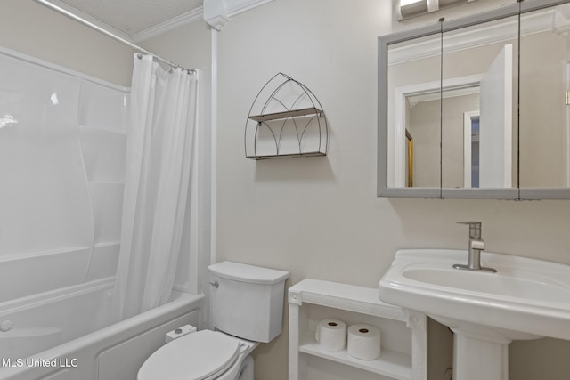 4504 E Magnolia Cv, Diberville, MS 39540 - full bathroom featuring toilet, shower / bath combo, a sink, and crown molding