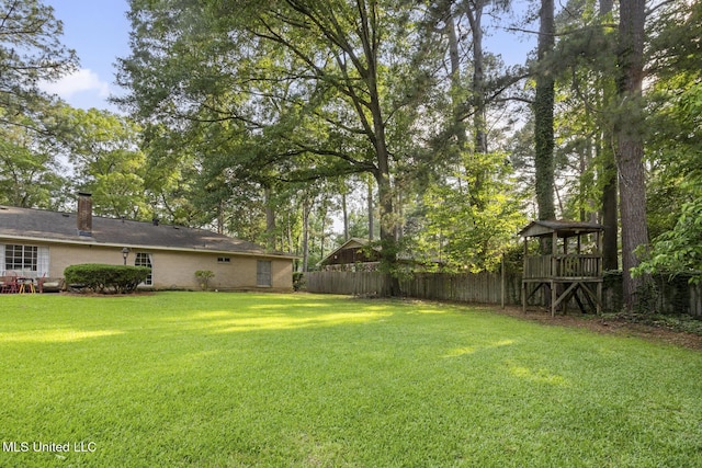 5348 Saratoga Dr, Jackson, MS 39211 - view of yard