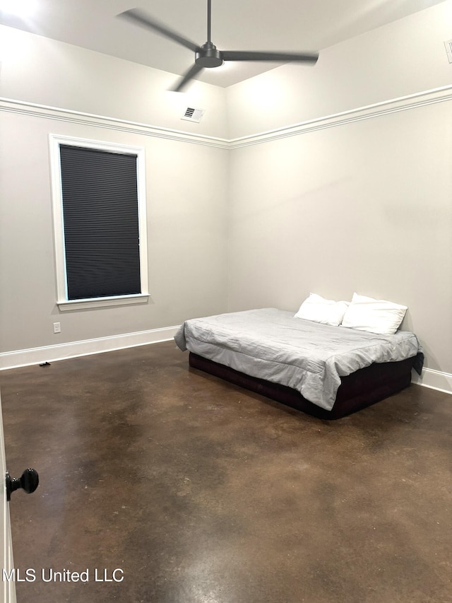 bedroom with ceiling fan