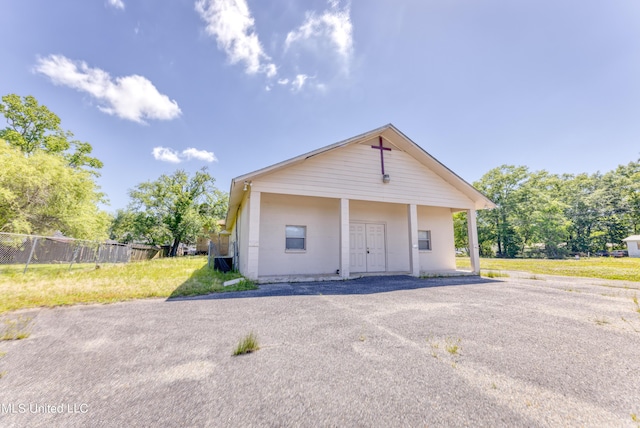 exterior space featuring fence