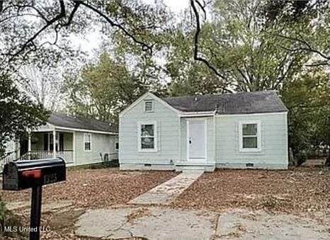 1325 Fourth Ave, Jackson, MS 39209 - view of front facade with crawl space