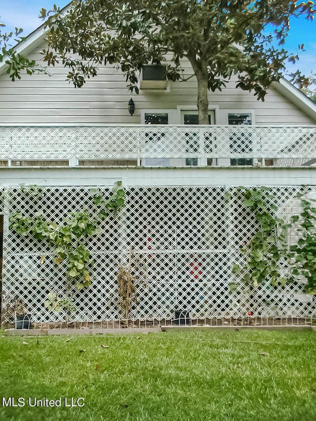 view of home's exterior