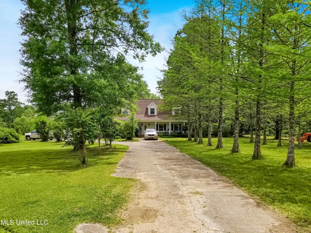 view of front of house with a front lawn