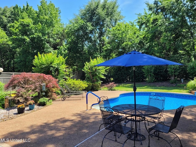 8475 Windersgate Dr, Olive Branch, MS 38654 - view of swimming pool featuring a patio