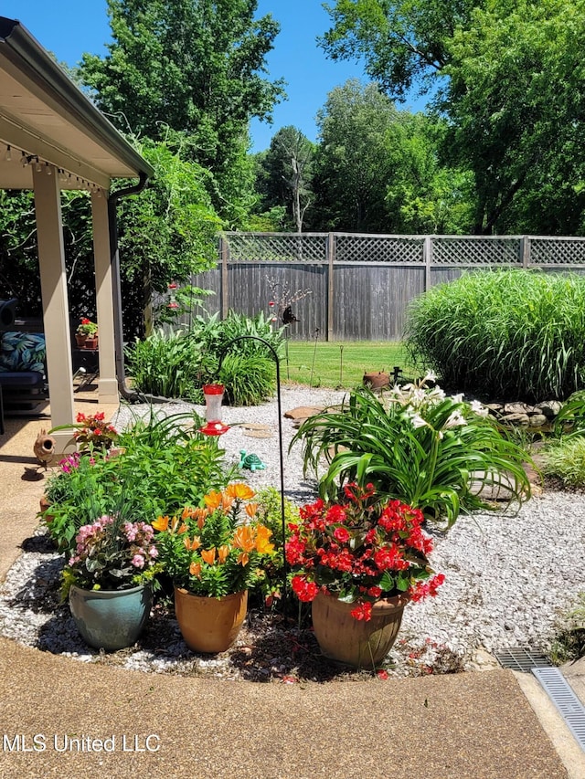 8475 Windersgate Dr, Olive Branch, MS 38654 - view of yard