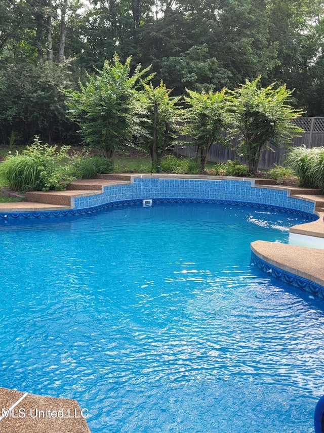 8475 Windersgate Dr, Olive Branch, MS 38654 - view of pool