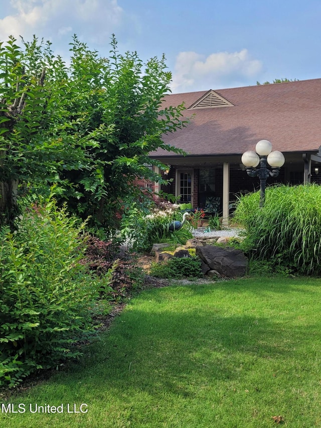 8475 Windersgate Dr, Olive Branch, MS 38654 - view of grassy yard