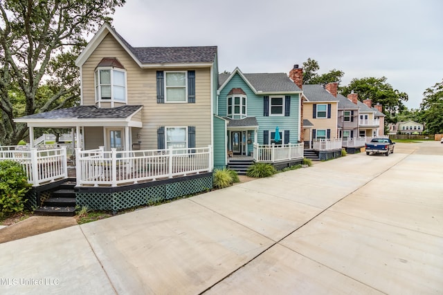 view of front of property