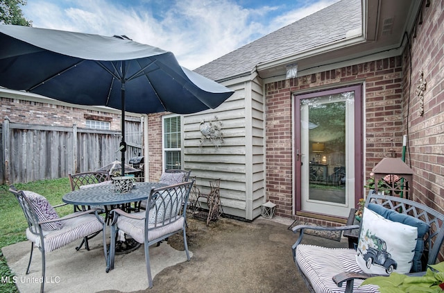 512 Sweetwater, Brandon, MS 39047 - view of patio / terrace featuring fence and outdoor dining area