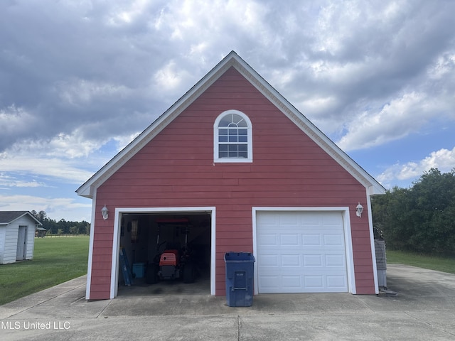 8101 Pecan Ridge Dr, Moss Point, MS 39562 - view of detached garage