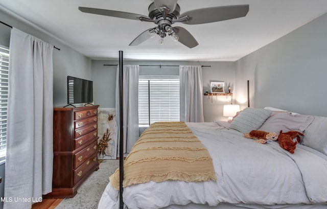 bedroom with ceiling fan