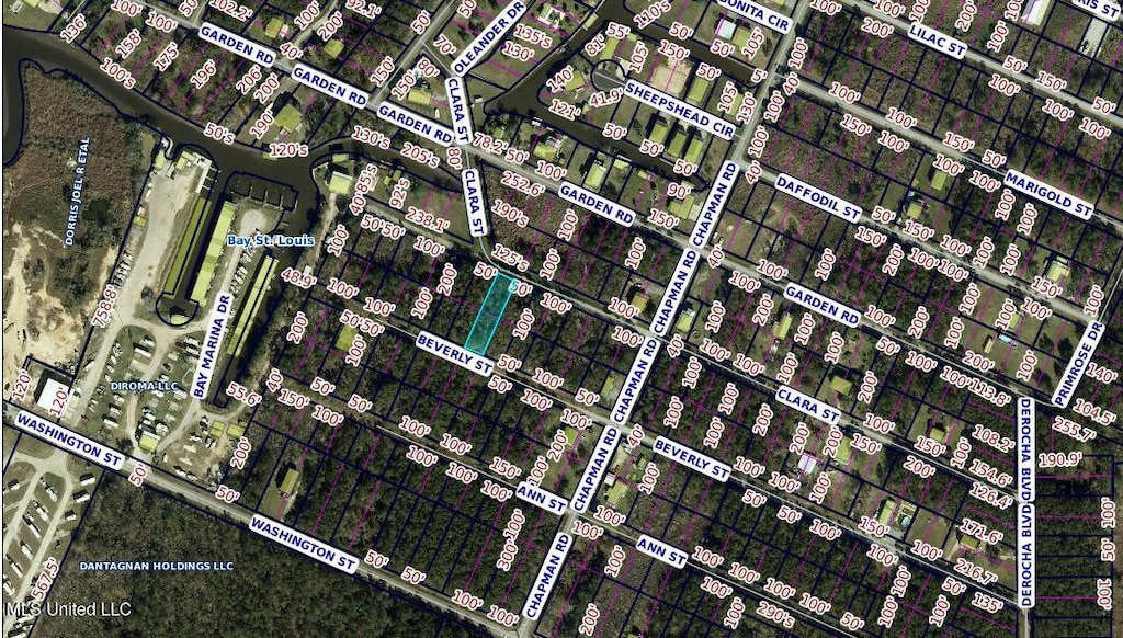 01 Beverly St, Bay Saint Louis, MS 39520