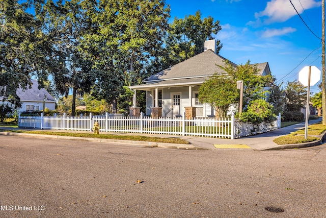 view of front facade featuring a porch