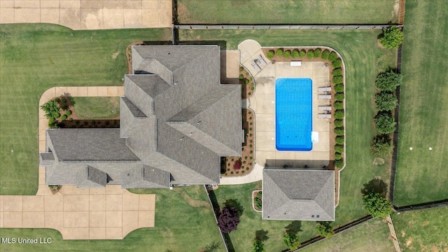 8063 Elizabeth Dr, Olive Branch, MS 38654 - bird's eye view of a pool area